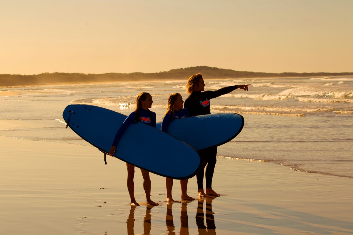 beginner-surfing-lesson-noosa-heads-australia-pelago0.jpg