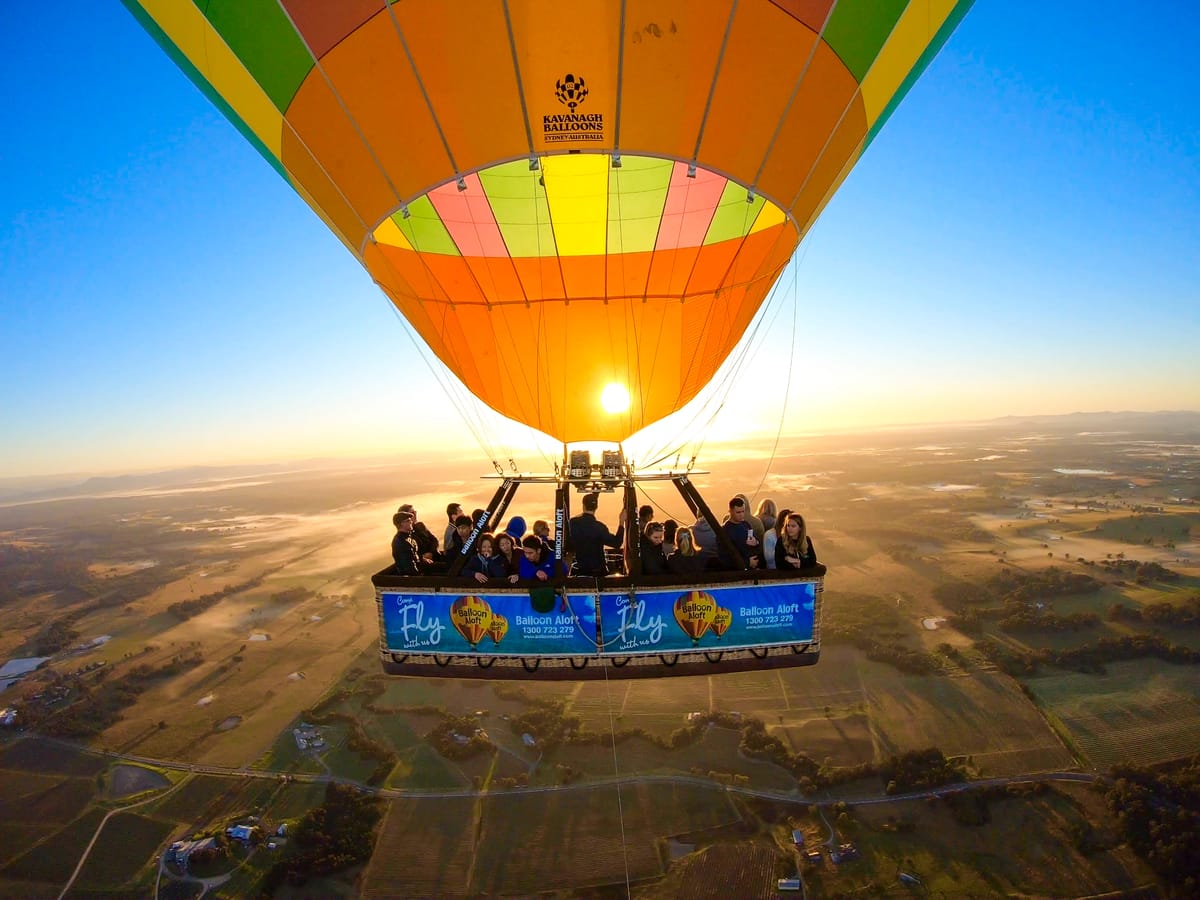 byron-bay-hot-air-balloon-sunrise-australia-pelago0.jpg