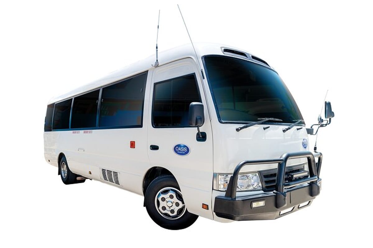 corporate-bus-private-transfer-palm-cove-cairns_1