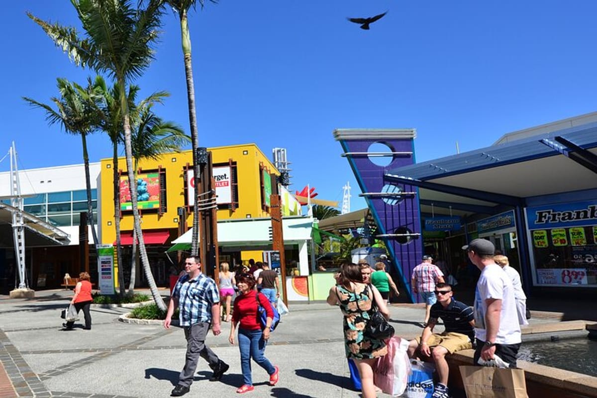 private-shopping-tour-from-brisbane-to-harbour-town-outlets_1