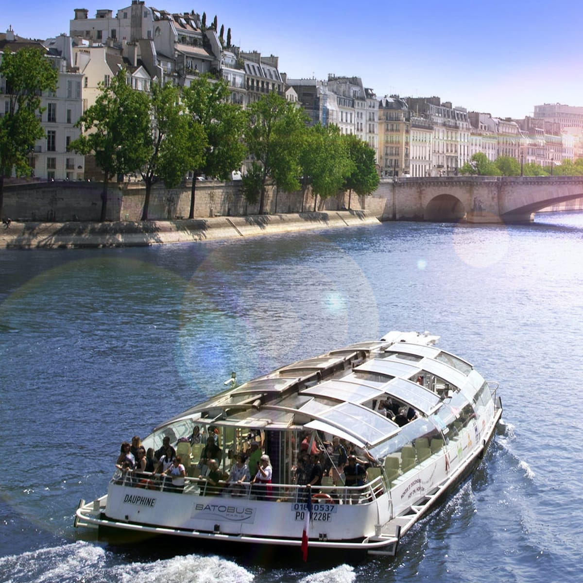 batobus-paris-riverboat-shuttle-service_1