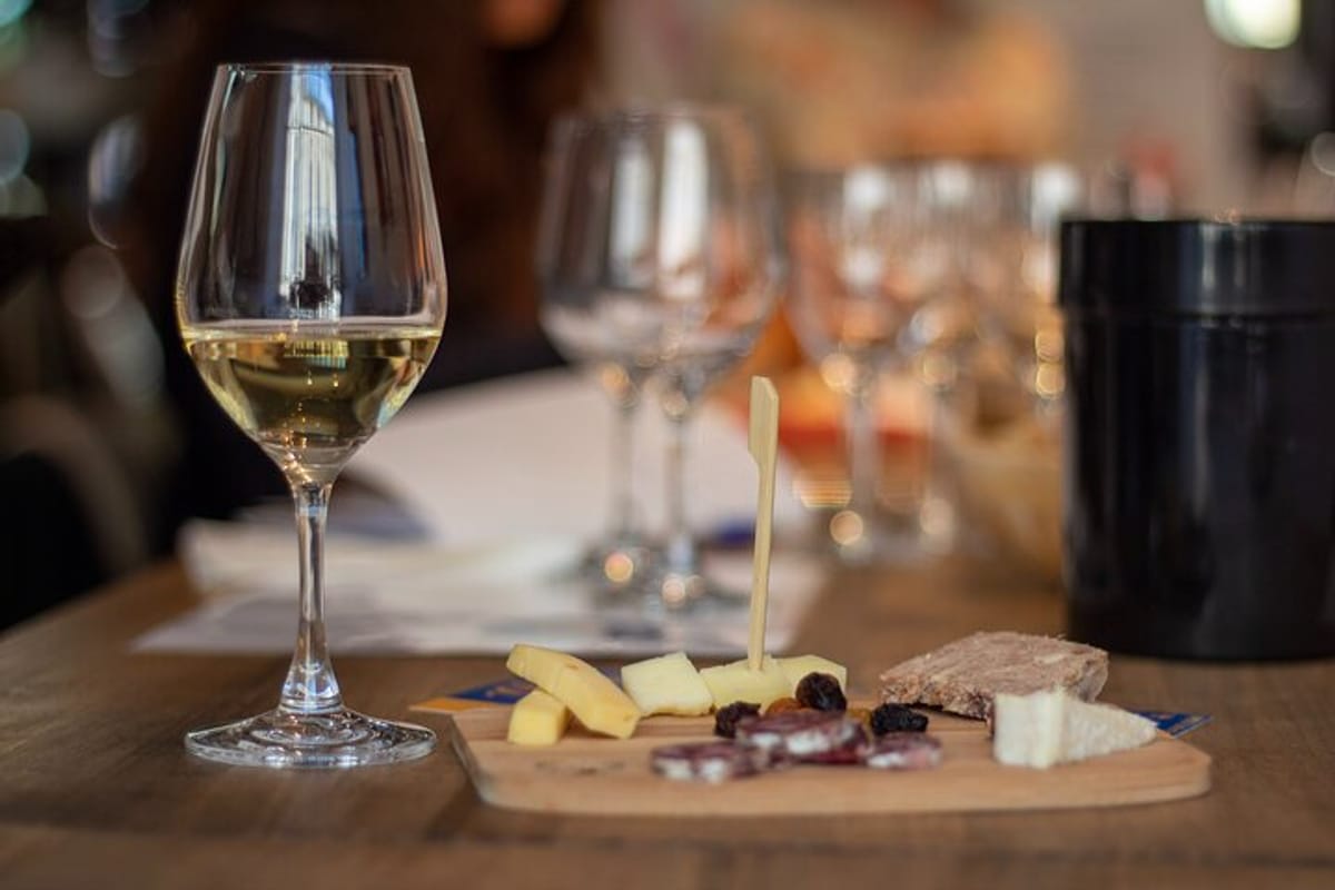 introduction-to-bordeaux-wines-paired-with-cheeses-charcuterie_1