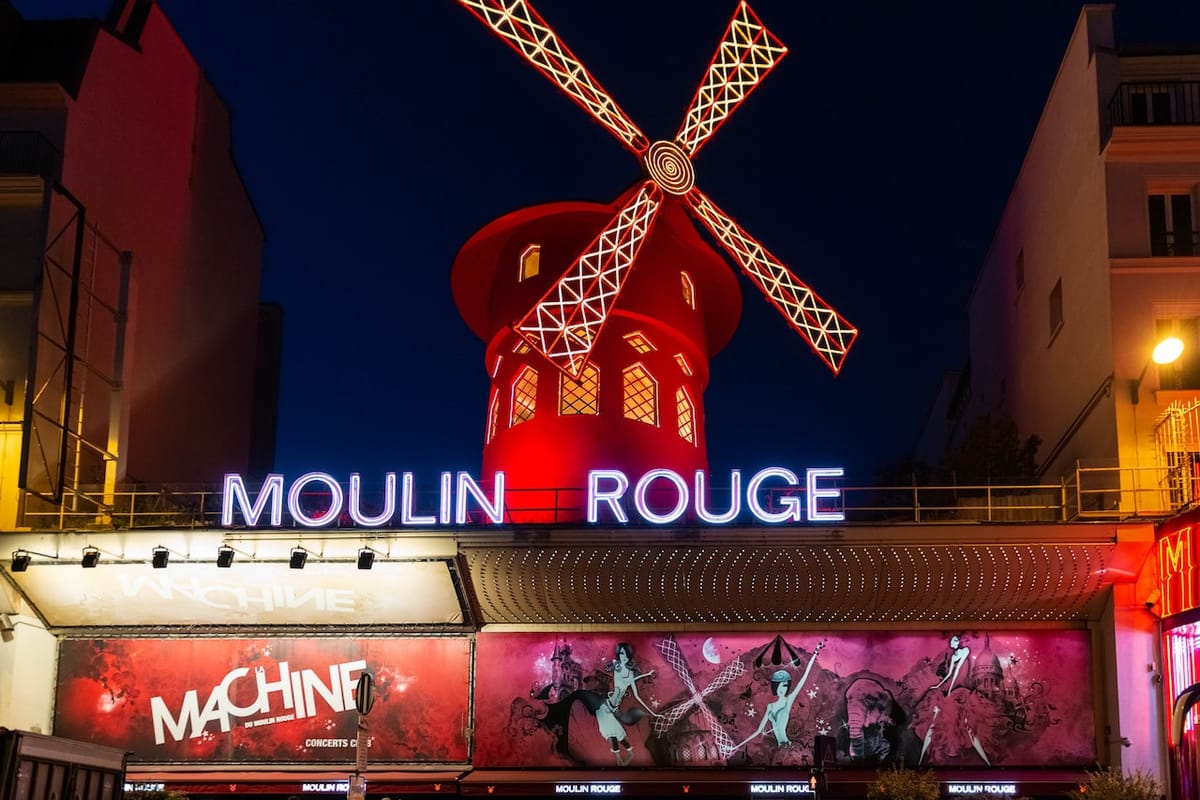 moulin-rouge-cabaret-show-with-drop-off-service-and-seine-river-cruise_1