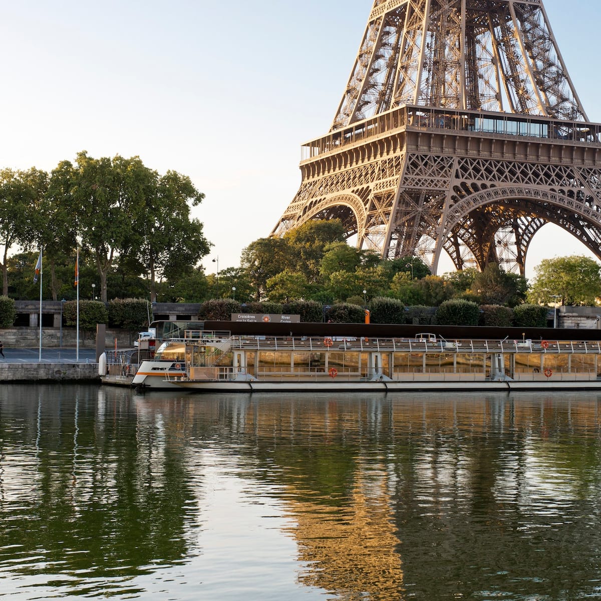 seine-sightseeing-cruise-from-the-eiffel-tower_1