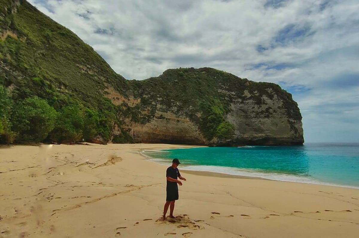 explore-west-and-east-side-nusa-penida-by-private-car_1