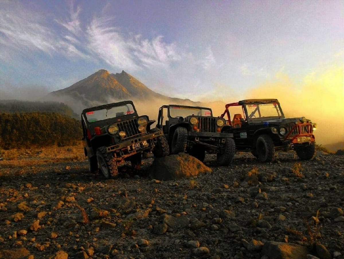 merapi-4wd-jeep-tour-indonesia-pelago0.jpg