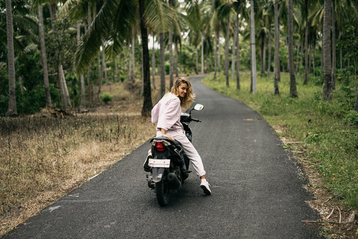 scooter-motorbike-rental-delivery-indonesia-pelago0.jpg
