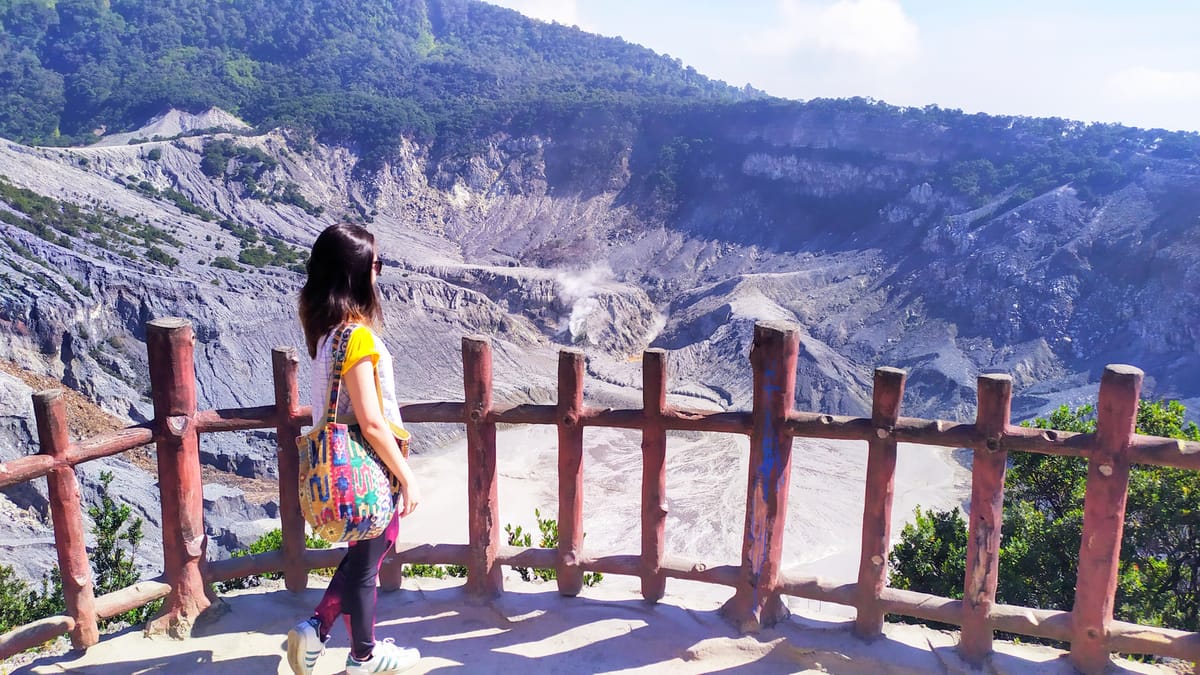 tangkuban-perahu-crater-tour-indonesia-pelago0.jpg