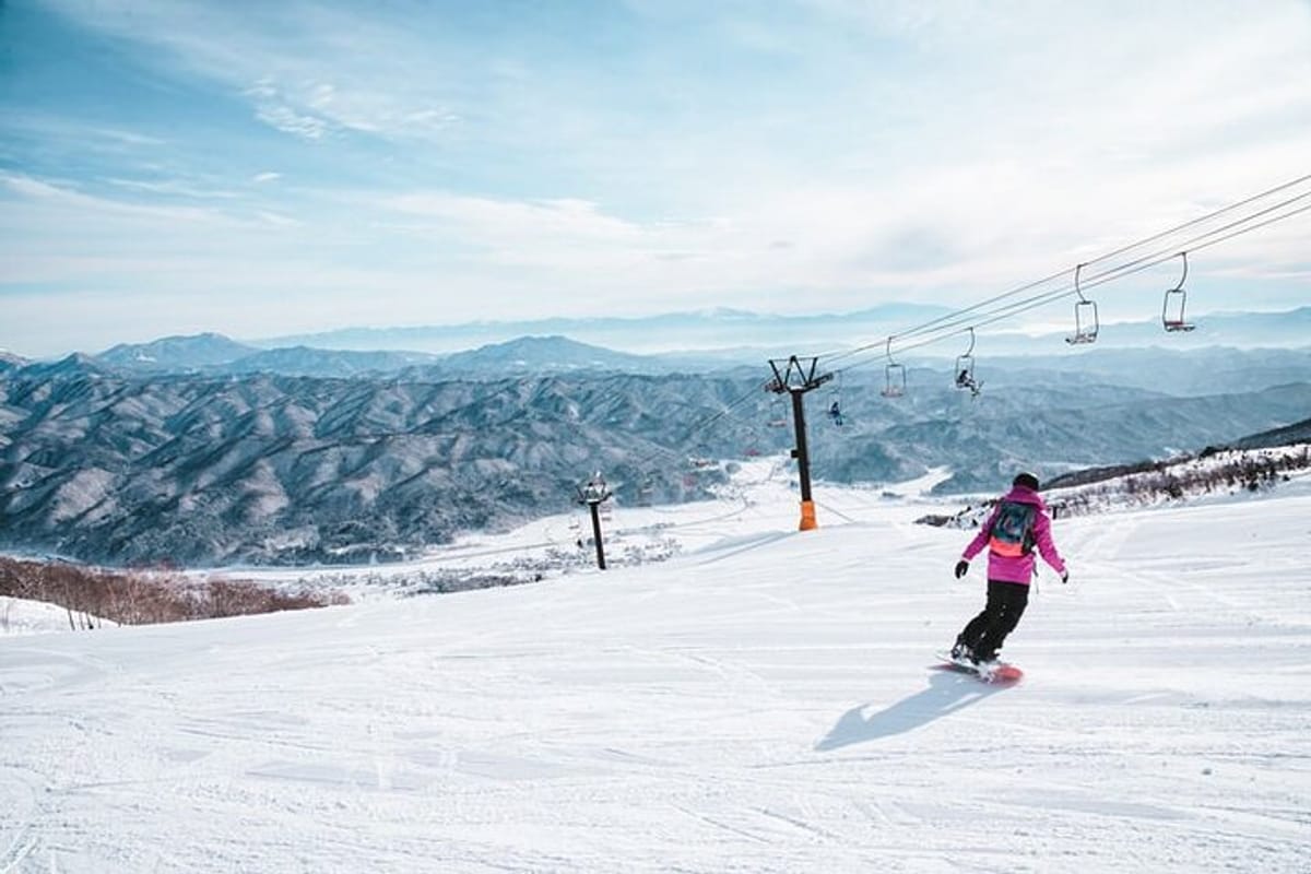 full-day-private-skiing-snowboarding-tour-in-sapporo_1