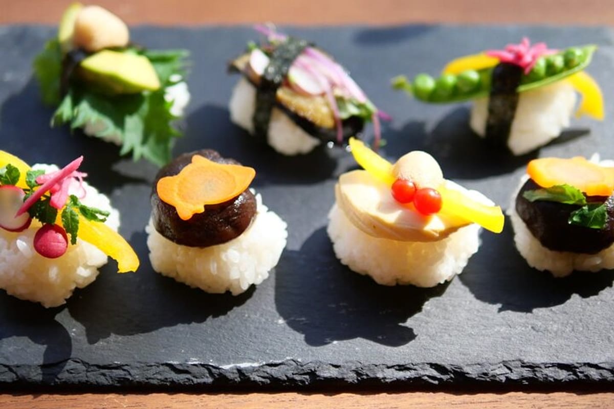 vegan-ball-shaped-sushi-making-experience_1