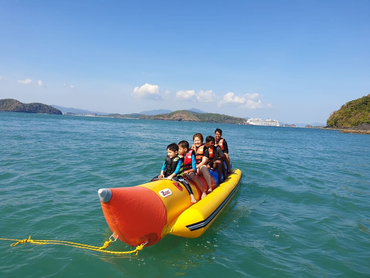 discover-langkawi-intan-kecil-island-by-banana-boat_1
