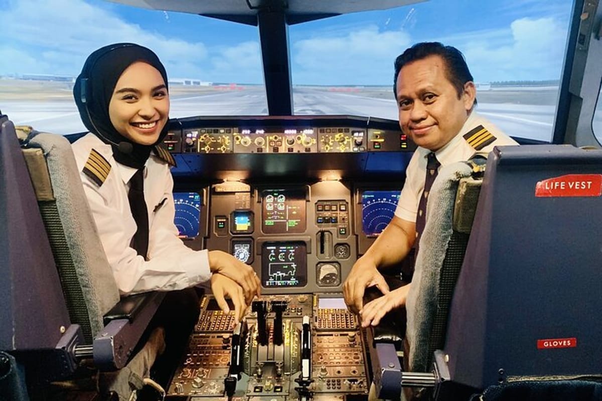 Book to experience the flying like professional pilots