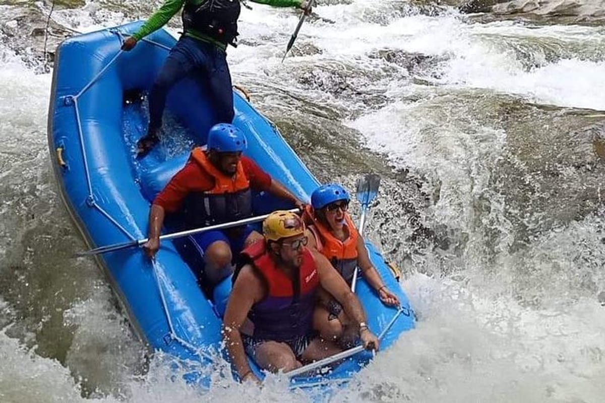 private-transfer-to-gopeng-white-river-rafting-tour_1