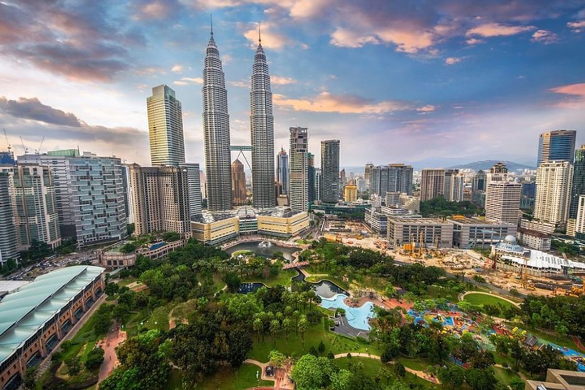 skip-the-line-petronas-twin-towers-admission-ticket-with-free-city-tour_1