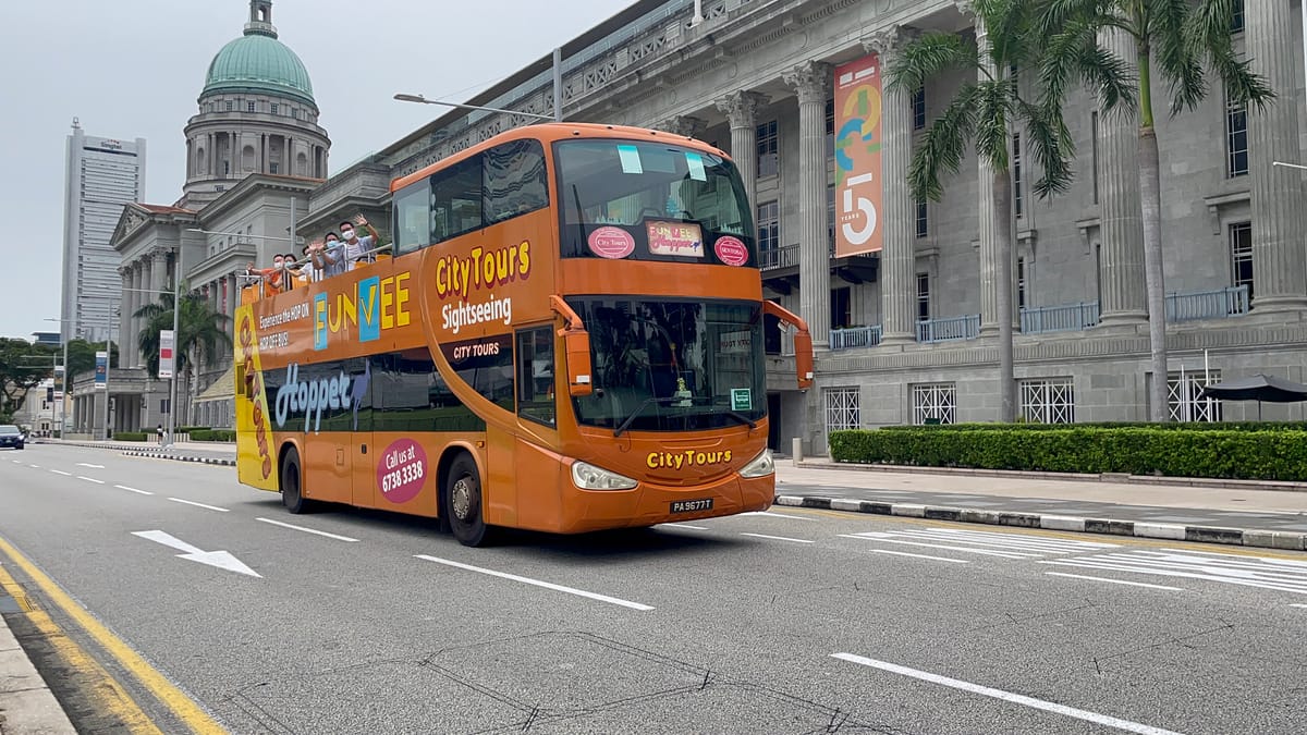 funvee-hop-on-hop-off-bus-tour-singapore-pelago02.jpg
