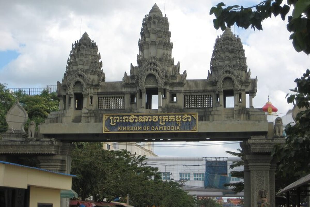 10-days-in-bangkok-thailand-siem-reap-angkor-wat-tonle-sap-cambodia_1