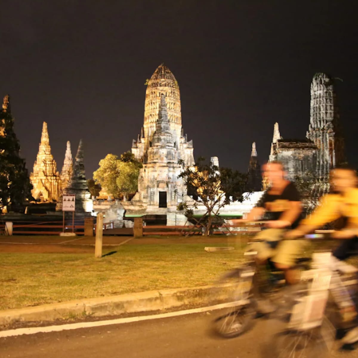 ayutthaya-sunset-bike-tour-with-meal-boat-crossing_1