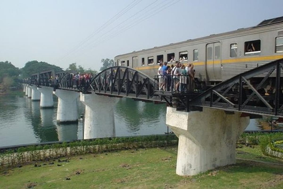 bkk-kanchanaburi-bridge-over-the-river-kwai-death-raiway-train_1