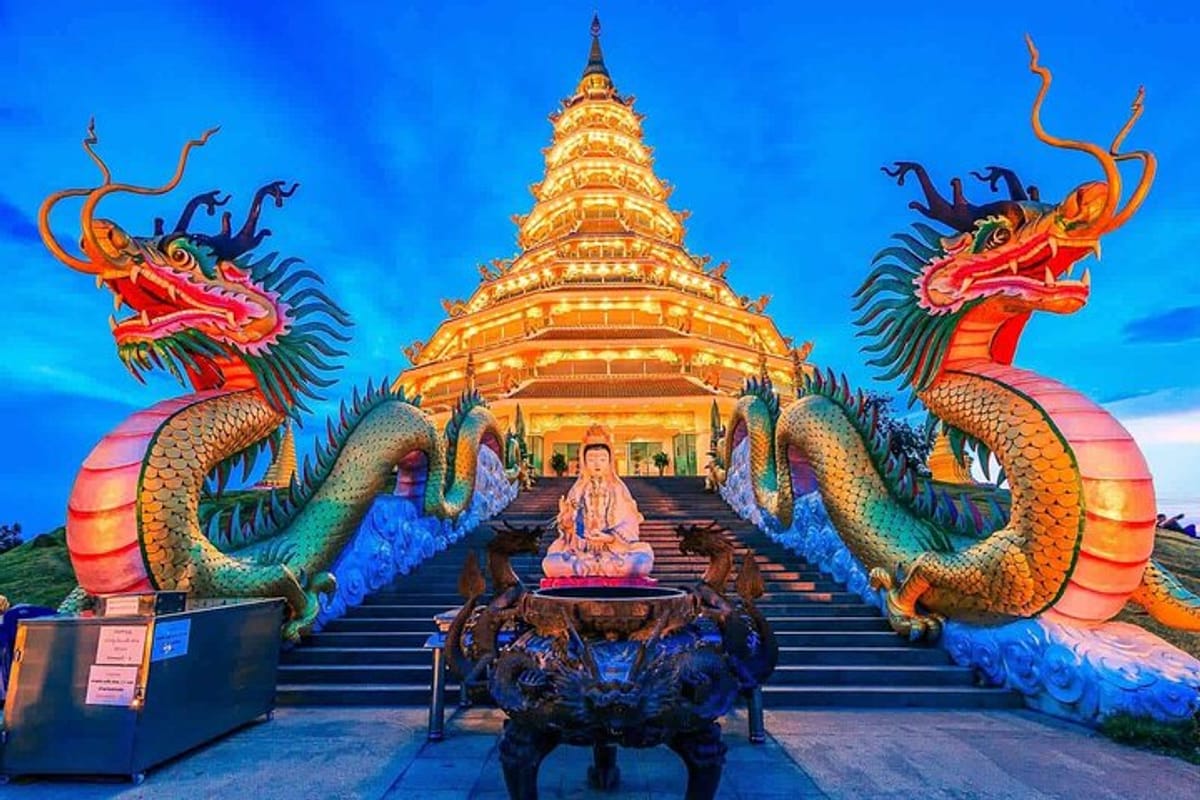 chiang-rai-by-night-incredible-temples-market-and-northern-dinner_1