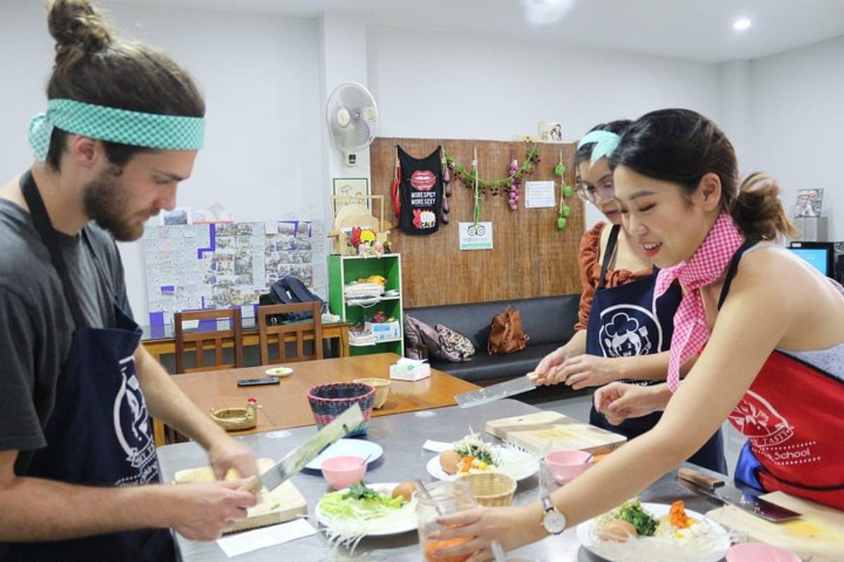 half-day-evening-cooking-class-with-yummy-tasty-thai-cooking-school_1