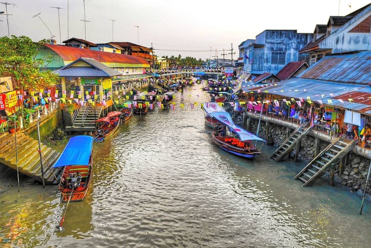kanchanaburi-tour-amphawa-floating-market-thailand-pelago0.jpg