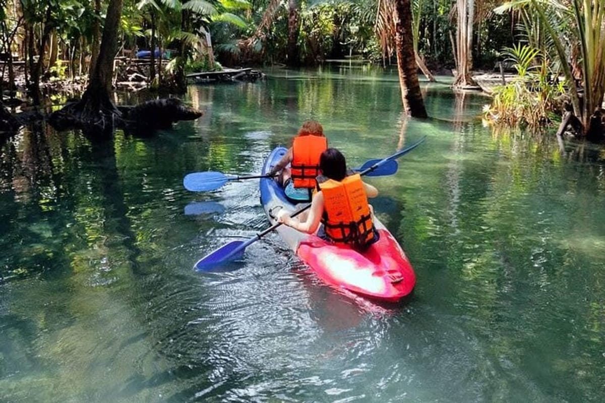 kayaking-at-krabi-crystal-lagoon_1