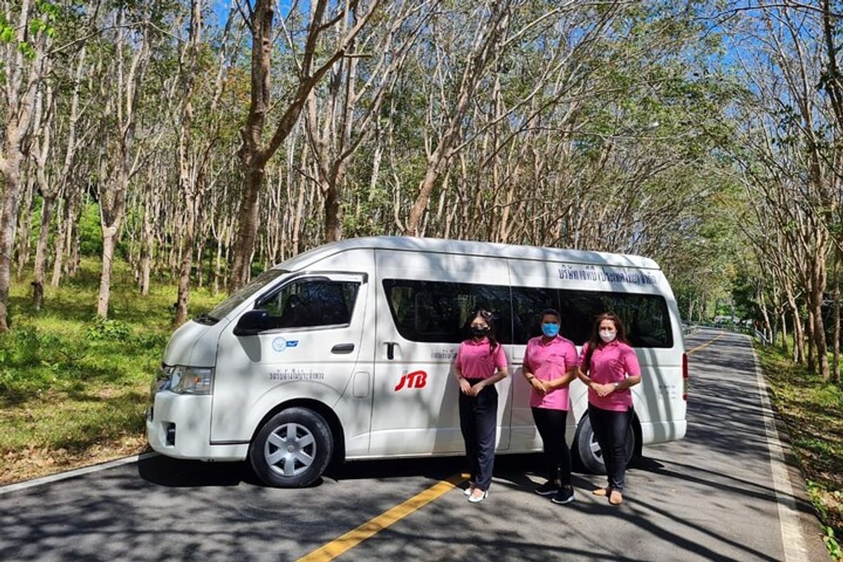 phuket-minibus-rental-with-driver-and-guide_1