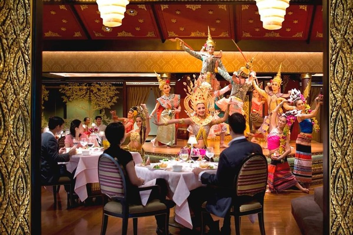 Sala Rim Naam Thai Show and Dinner at Mandarin Oriental in Bangkok