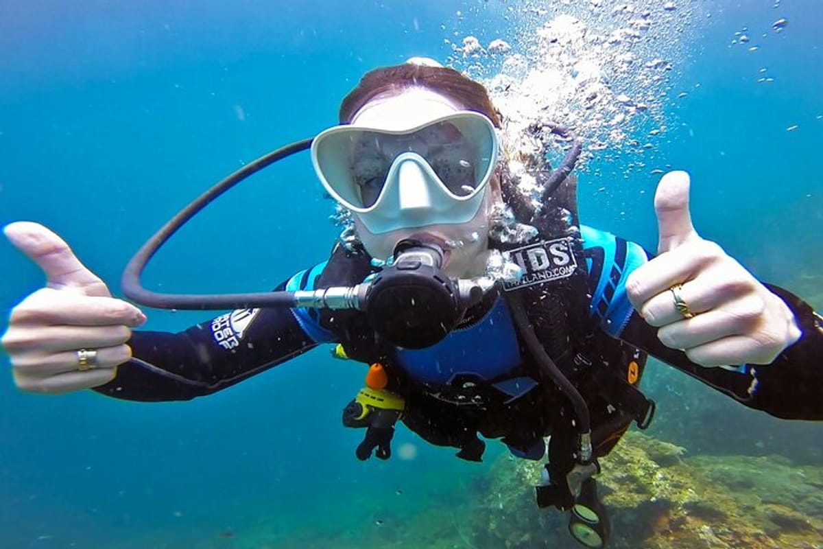 scuba-diving-trip-to-sail-rock-from-koh-phangan-certified-divers_1