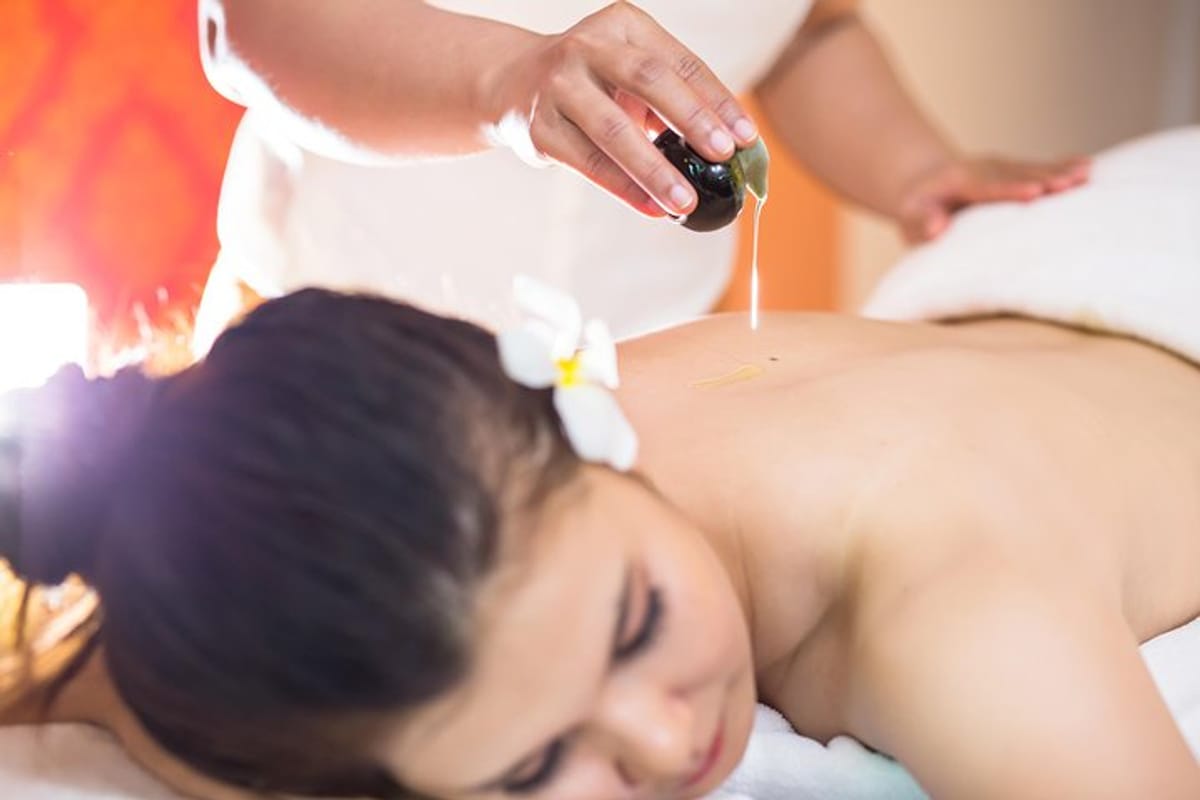 suuko-synergy-massage-120-mins-thai-aroma-massage-combination-technique_1
